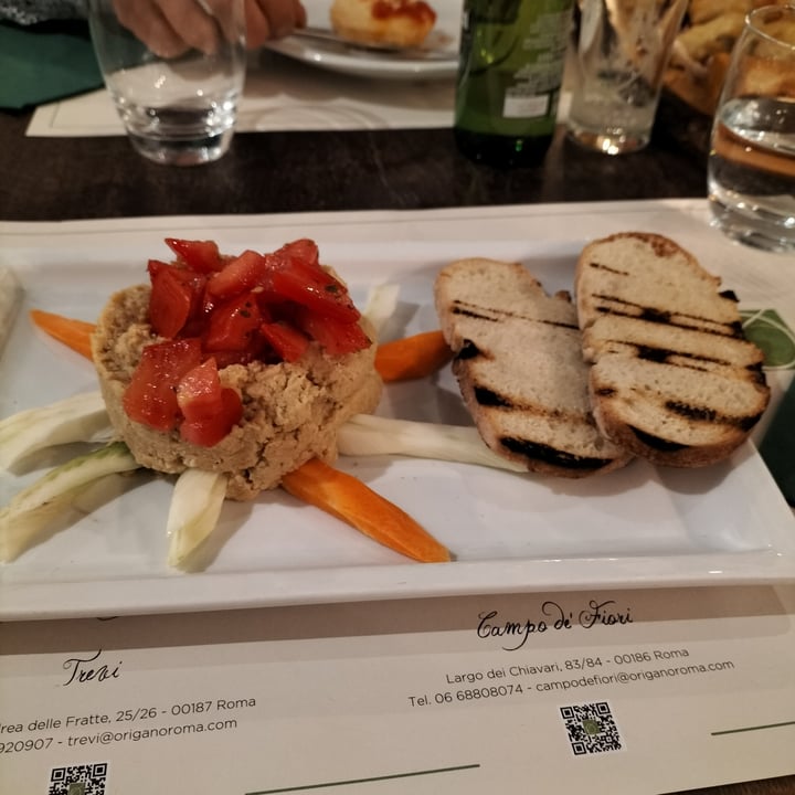 photo of Origano Hummus con credito di verdure shared by @mariveg98 on  13 Oct 2022 - review