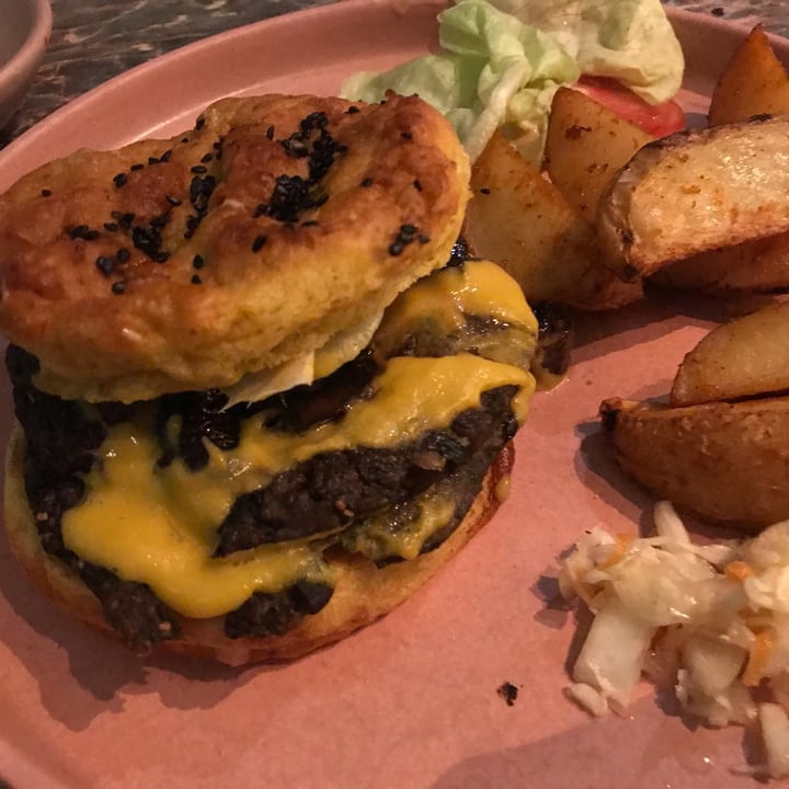 photo of Mudrá Double Porto Burger shared by @neptuneakale on  18 Oct 2021 - review