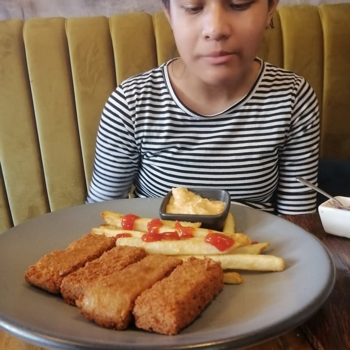 photo of Alakazam Deditos fishless shared by @eloisagoodforme on  31 Dec 2021 - review