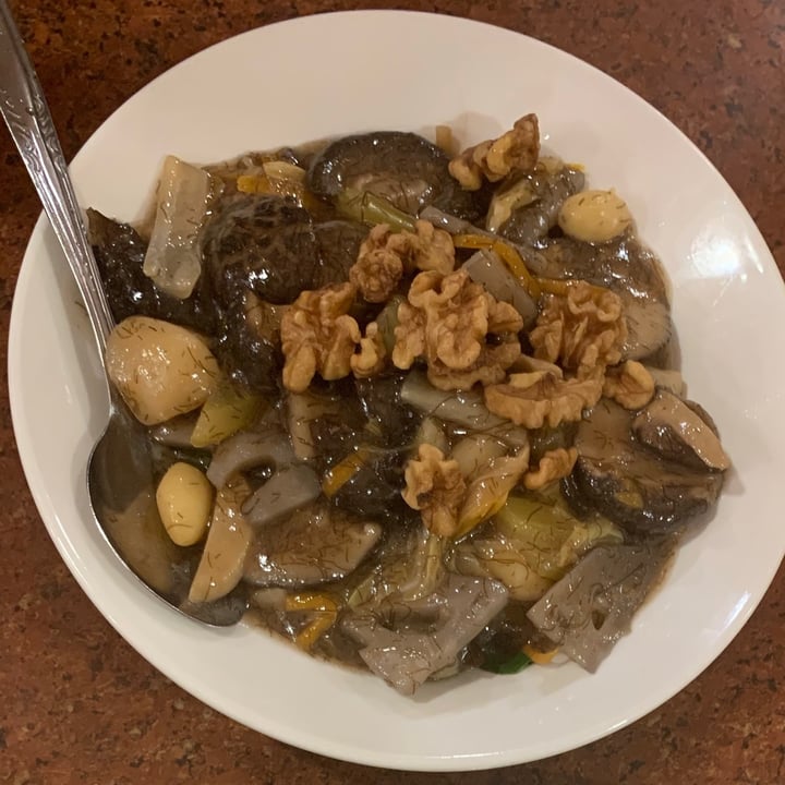 photo of Kwan Im Vegetarian Restaurant Pte. Ltd. Mixed Lo-Han Vegetable Deluxe shared by @eugenelow on  17 Mar 2021 - review