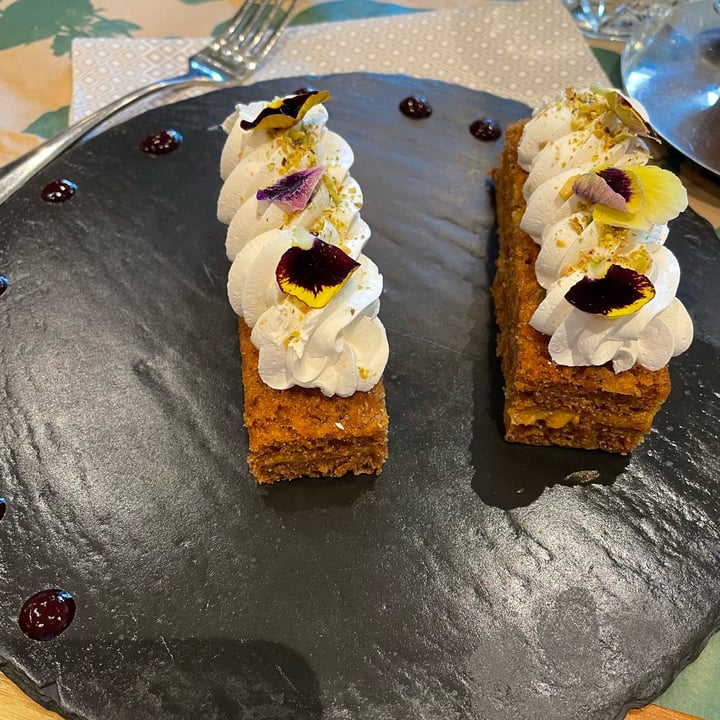 photo of Restaurant Bidasoa Carrot cake vegano shared by @franistintalle on  15 Dec 2022 - review