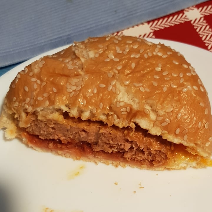 photo of Vemondo Vegan Burger Cheese Style shared by @giulipimpiveg on  19 Jan 2022 - review