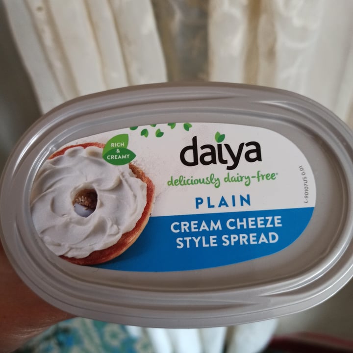 photo of Daiya Plain Cream Cheeze Style Spread shared by @earthling-23 on  26 Jul 2020 - review