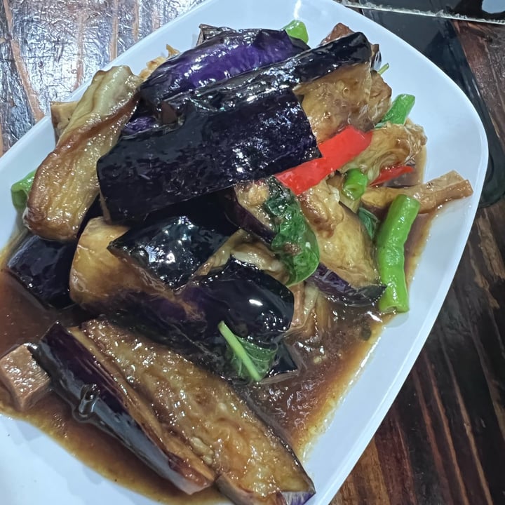 photo of Thai Vegetarian Food Eggplant shared by @chameleonvegan on  11 Nov 2021 - review