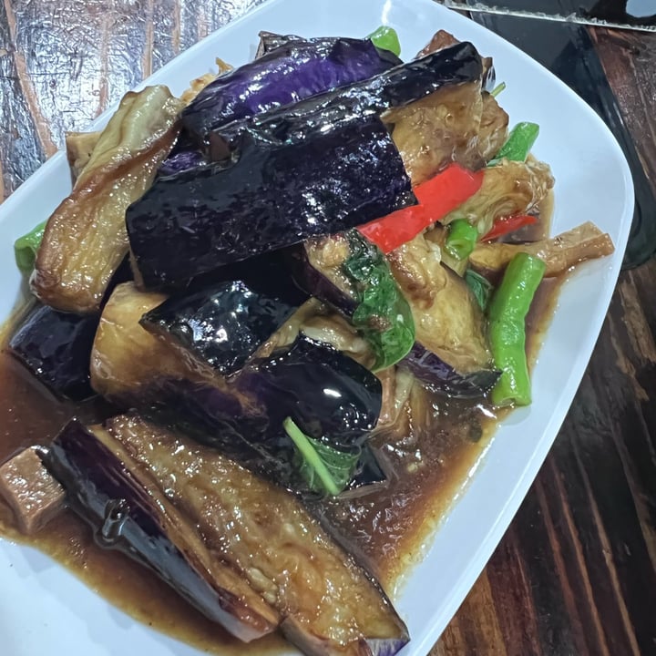 review photo of Thai Vegetarian Food Eggplant shared by @chameleonvegan on 11 Nov 2021 - review