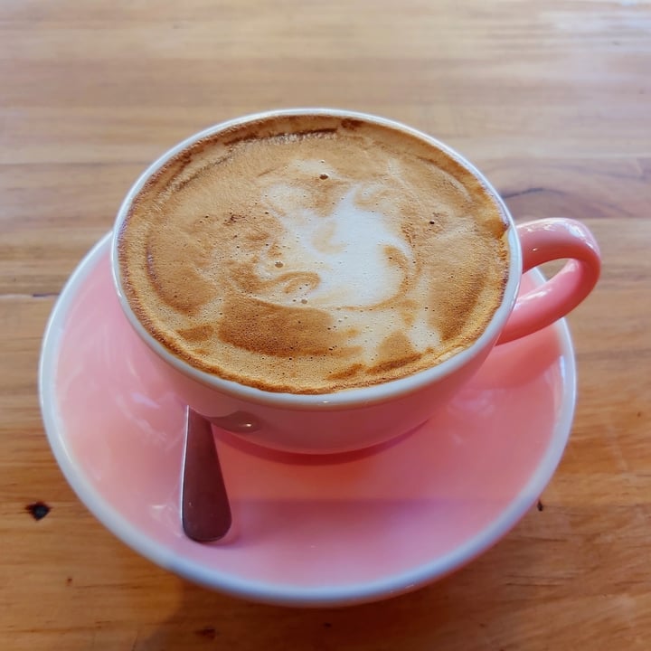review photo of MASCABO bakery & coffee Flat White Con Leche De Avena shared by @carolinacarmele on 04 Dec 2022 - review