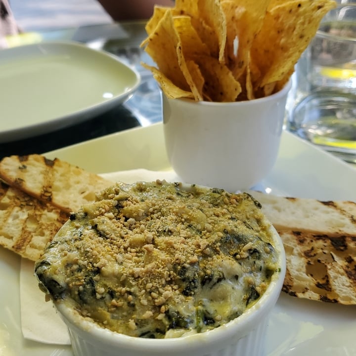 photo of Plantitude Spinach & Artichoke Dip shared by @rosiesully on  13 Jul 2021 - review