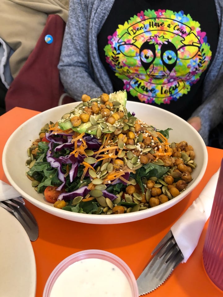 photo of Hartbreakers Flower Power Salad shared by @drethanthevegan on  29 Dec 2018 - review