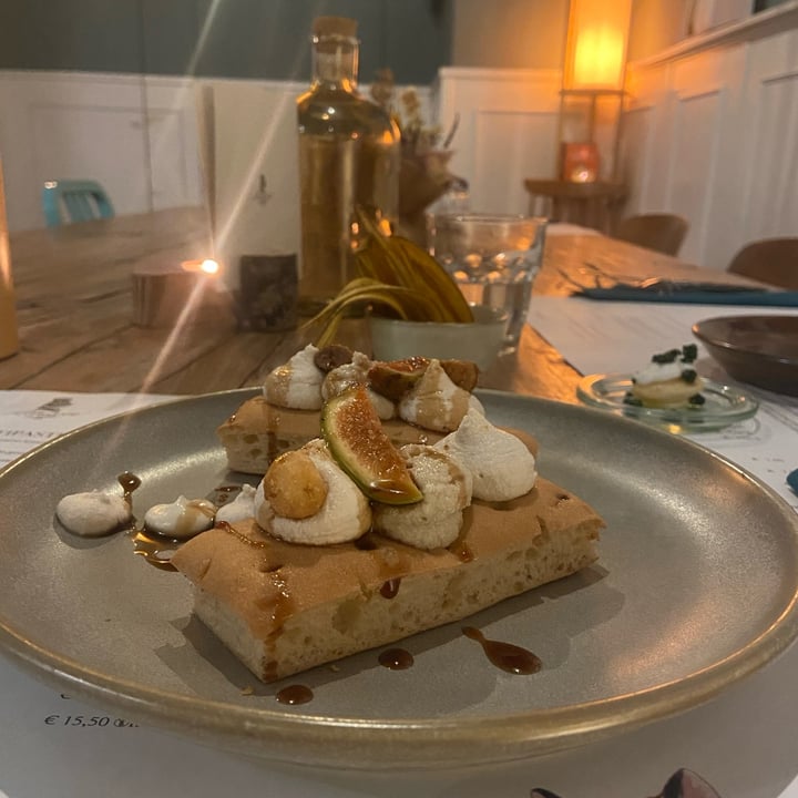 photo of Romeow Cat Bistrot Focaccia a lievitazione naturale shared by @fiammetta on  02 Oct 2022 - review