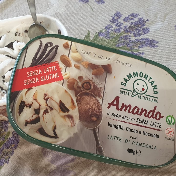 review photo of Sammontana Amando Sammontana gelato Vaniglia Cacao Nocciola shared by @vale46 on 14 Mar 2022 - review