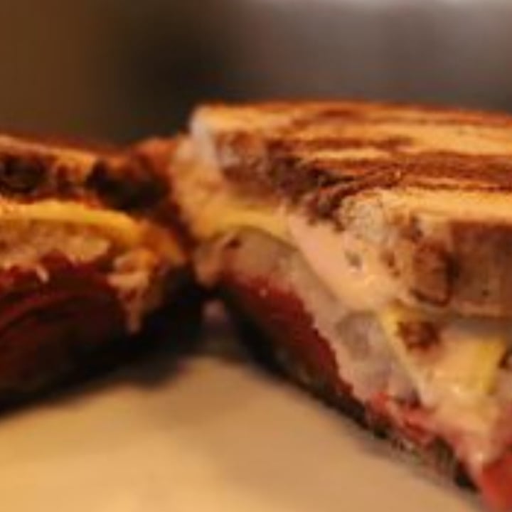 photo of nooch. a vegan eatery Reuben Sandwich shared by @tattooedpennie on  04 Nov 2022 - review