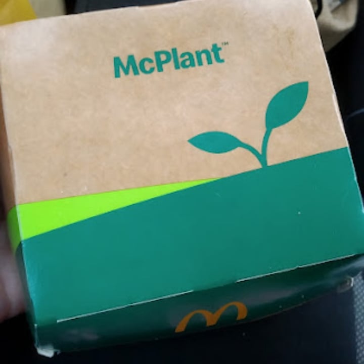 review photo of McDonald’s McPlant shared by @3lli3 on 18 Sep 2022 - review