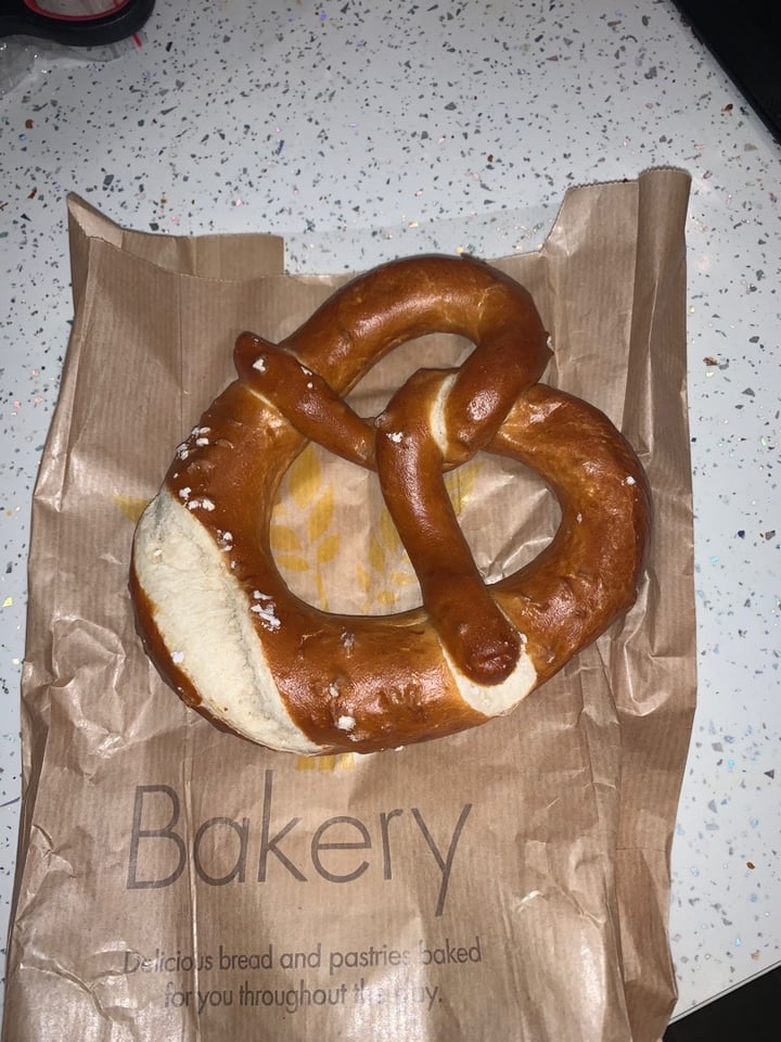 photo of Vemondo  Pretzel shared by @vegneve on  26 Jan 2020 - review