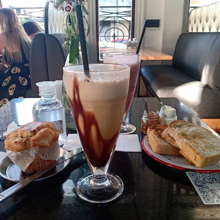 review photo of Charola Frapucchino shared by @milogarrido on 24 Nov 2021 - review