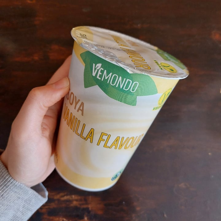 photo of Vemondo Soya Vanilla Flavour Yogurt shared by @night92 on  27 Nov 2022 - review