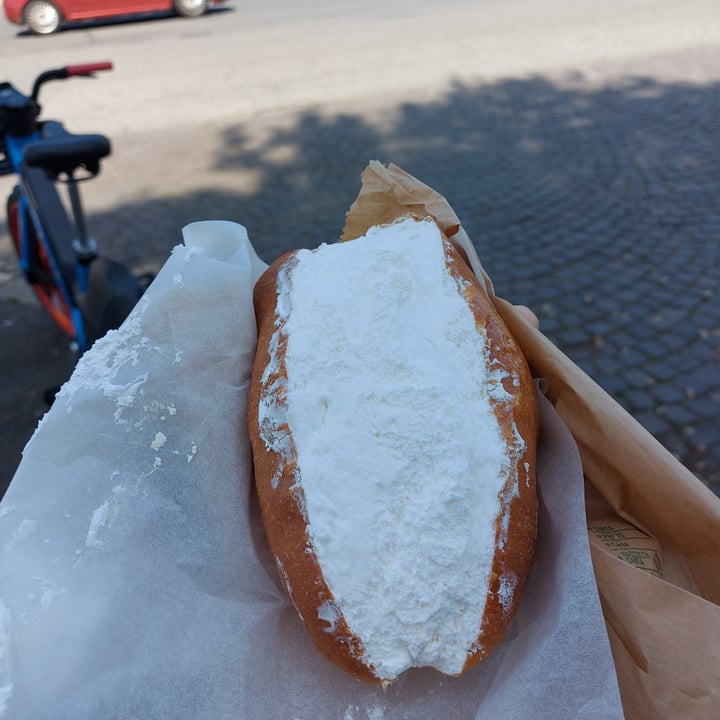 photo of Vegustibus Maritozzo Con Panna shared by @notacow on  11 May 2022 - review