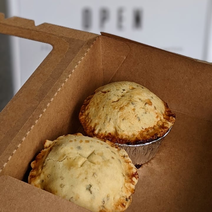 photo of Lilac Oak Mini Bolognese Pie shared by @xinru-t on  12 Oct 2021 - review