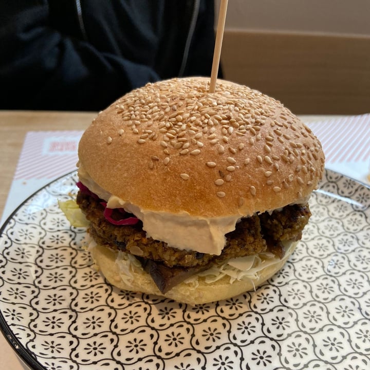 photo of Vegami Burger Voltaire shared by @lunaluna on  07 May 2022 - review