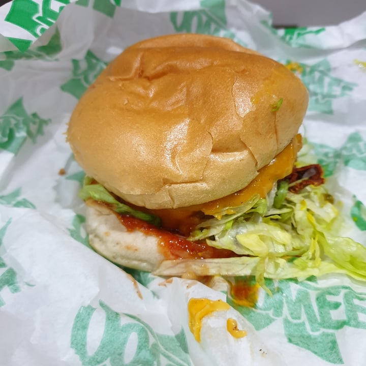 photo of Oowee Vegan Classic Cheeseburger shared by @lydiahawkins on  21 Feb 2021 - review