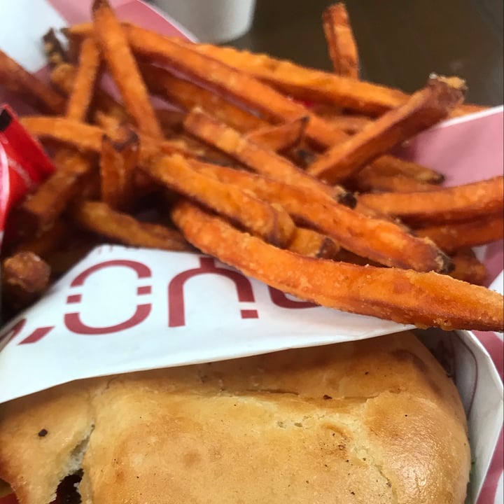 photo of Goy’s Burgers Camote Fries shared by @mariajoseferrer on  10 Dec 2020 - review