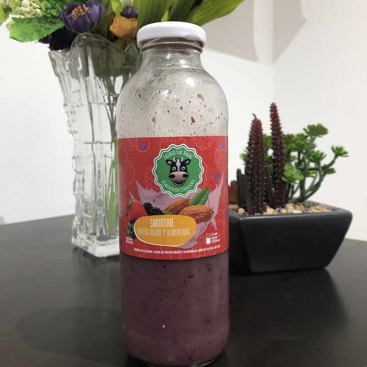 photo of Felices Las Vacas Smoothie Frutos Rojos Y Almendra shared by @aranetalola on  04 Oct 2020 - review