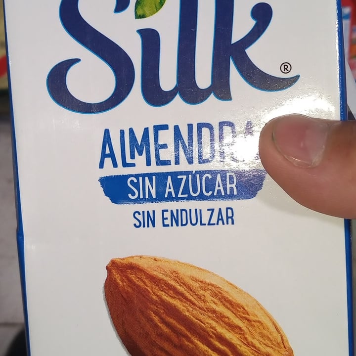 photo of Silk Alimento líquido de almendra sin azúcar shared by @alvidrezluis on  05 Jun 2021 - review