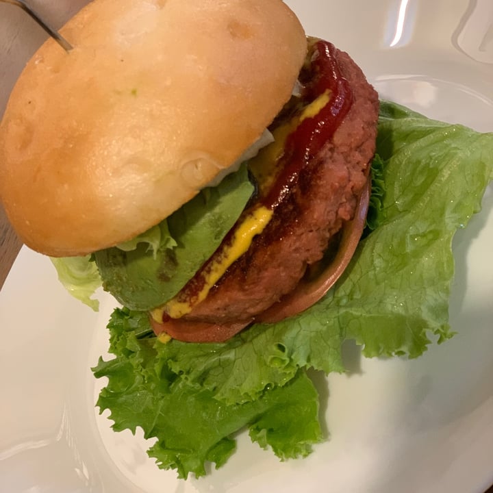 photo of Terra Burger & Bowl テラバーガー アンド ボウル アボカドバーガー shared by @tomoya on  26 Oct 2022 - review