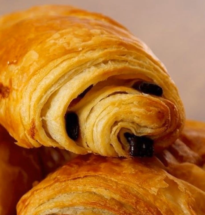 photo of Rays of Sunshine Pain Au Chocolat shared by @luayidriss on  14 Apr 2020 - review