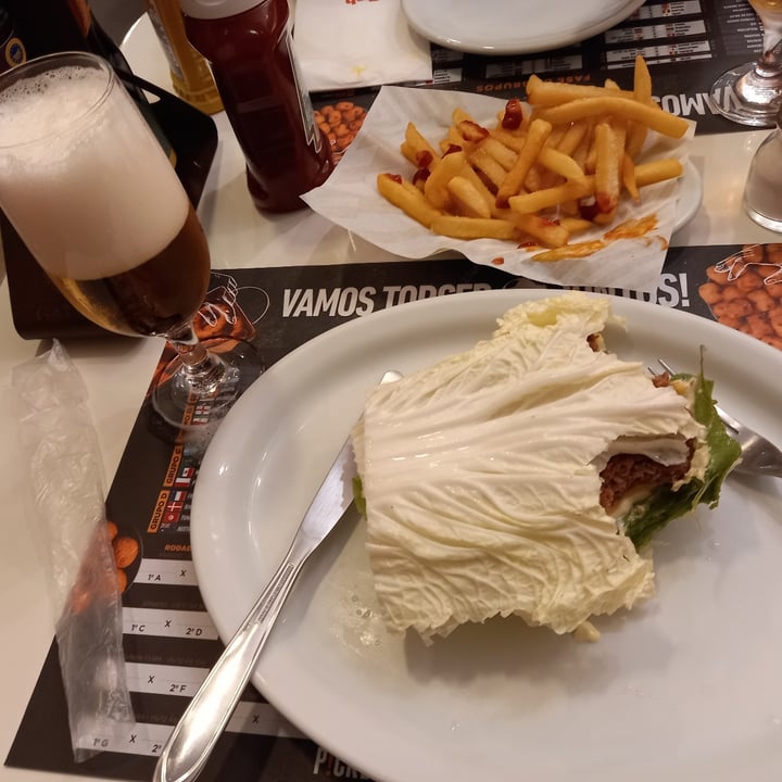 photo of A Chapa Hamburgers - Shopping Metrô Santa Cruz Hambúrguer Vegetariano shared by @teresacristina22 on  03 Dec 2022 - review