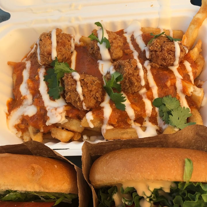 photo of Veg Out Plant Based Burgers & Shakes butter chick’n poutine shared by @wearedow on  26 Aug 2022 - review