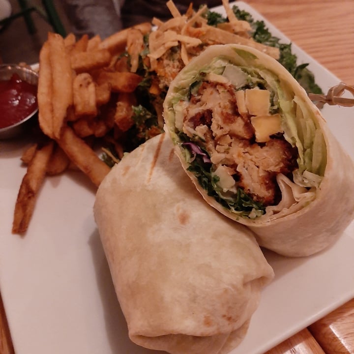 review photo of Pure Kitchen Elgin Peaceful Falafel Sandwich shared by @lauriafr80 on 30 Aug 2020 - review