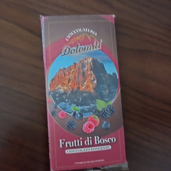 photo of cioccolateria dolomiti cioccolato fondente ai frutti di bosco shared by @vruva on  07 Jul 2022 - review
