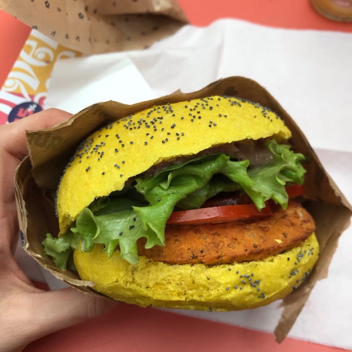 photo of Flower Burger Spicy cecio shared by @carmelau on  18 Feb 2021 - review