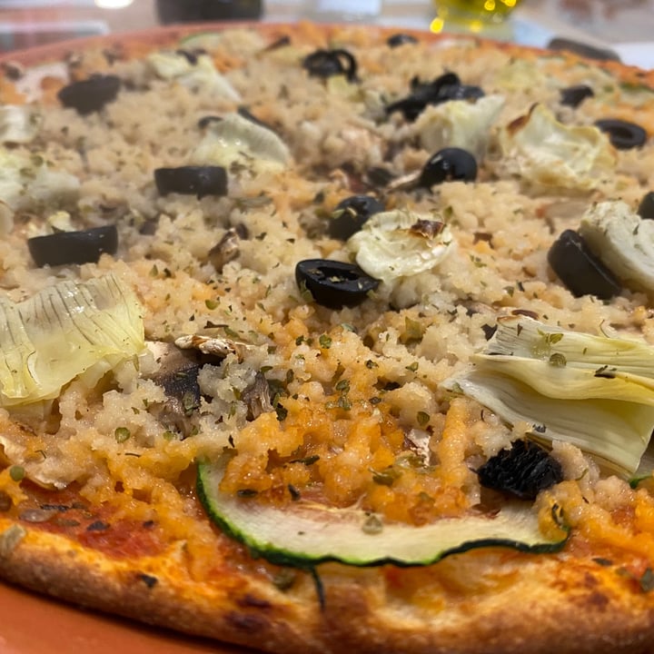 photo of Dolce Pizza y Los Veganos Pizza 4 estaciones shared by @elenaensusalsa on  06 Feb 2021 - review