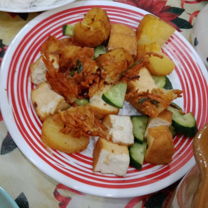 photo of Divine Realm Vegetarian Restaurant Fried Indian Rojak shared by @fulfilling on  28 Dec 2021 - review