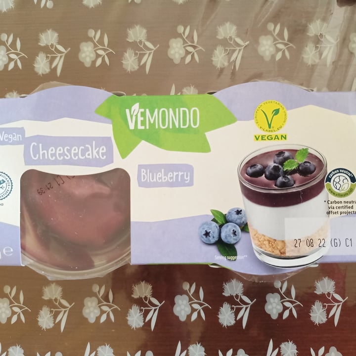 photo of Vemondo  Vegan Cheesecake Blueberry  shared by @aleioria23 on  06 Aug 2022 - review