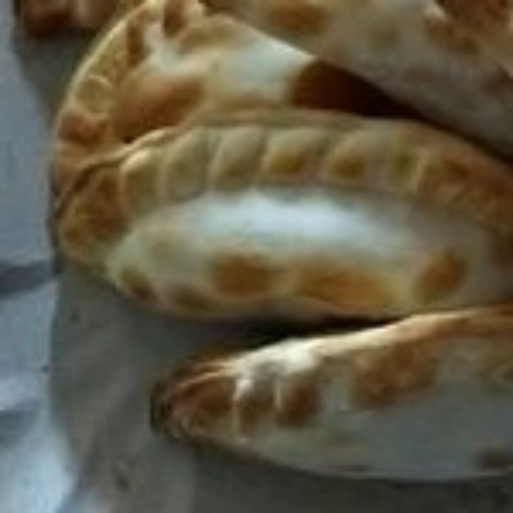 photo of Empanadas de 10 Empanada de Capresse Vegano shared by @inamandarina on  26 Nov 2021 - review