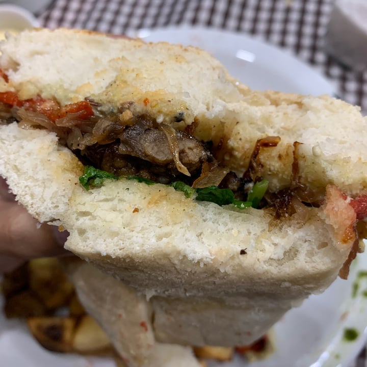 photo of El patio vegan Sandwich lomo vegan shared by @xcuasidelictualx on  14 Dec 2021 - review