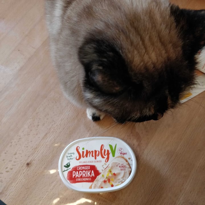 photo of Simply V Cremiger Paprika Streichgenuss shared by @koguz on  13 Dec 2021 - review