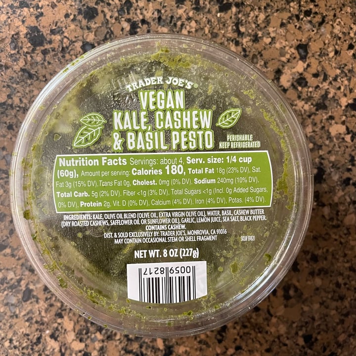 photo of Trader Joe's Vegan Kale, Cashew & Basil Pesto shared by @mckinley on  12 Oct 2022 - review