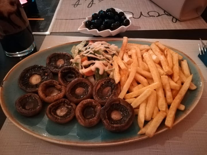 photo of Caffe & Food Squisito Grilled mushroms with fries shared by @sheikha on  31 Aug 2019 - review