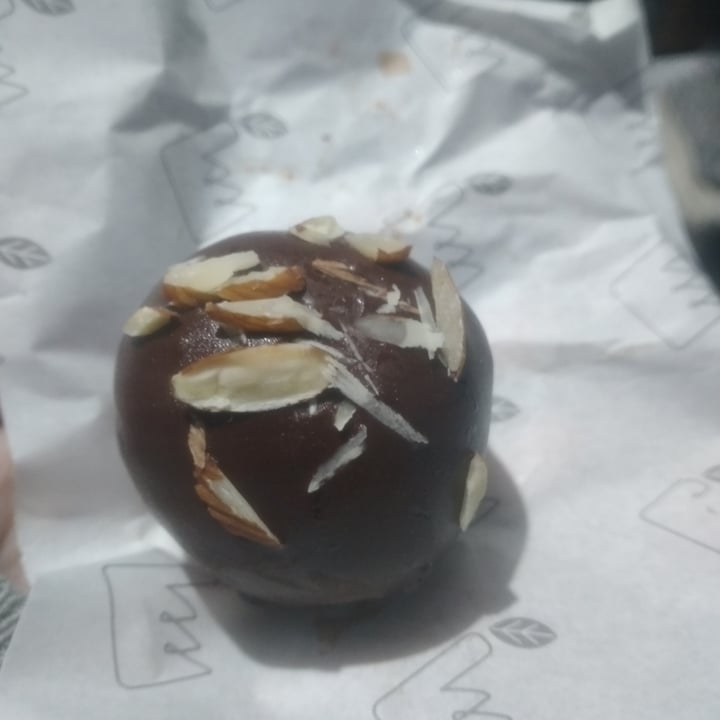 photo of The Plant Based Factory / SANA Trufas Cakepop shared by @alessa182 on  25 Sep 2021 - review