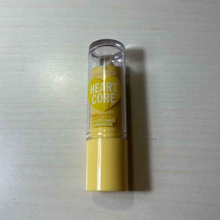 review photo of Essence heart core lip balm yellow shared by @giorgiasalsii on 21 Nov 2022 - review
