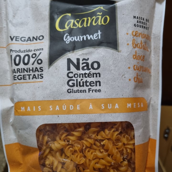 photo of Casarão Gourmet macarrão fusilli de cenoura, batata doce,  curcuma e chia shared by @anakleiner on  18 Jun 2022 - review