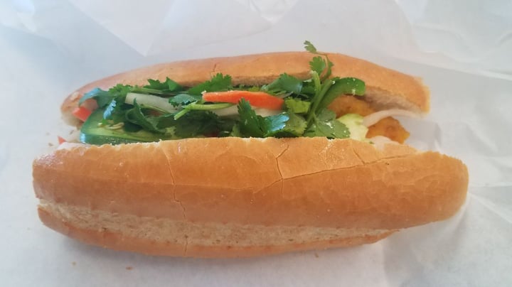 photo of Cấm Hương Sandwiches Curry Tofu Bahn Mi shared by @iskpopvegan on  05 Feb 2020 - review