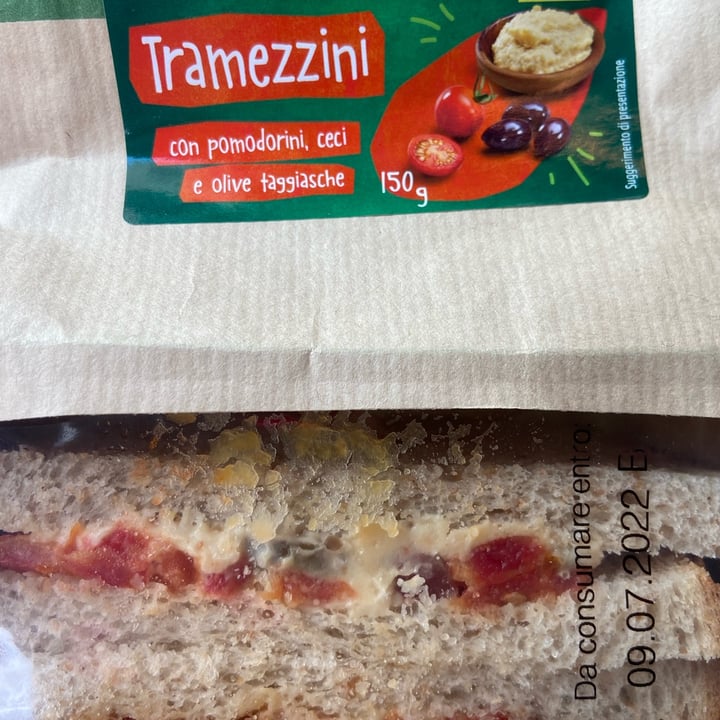 photo of Vemondo  Tramezzini Pomodoro, Ceci e Olive Taggiasche shared by @federego77 on  27 Jun 2022 - review