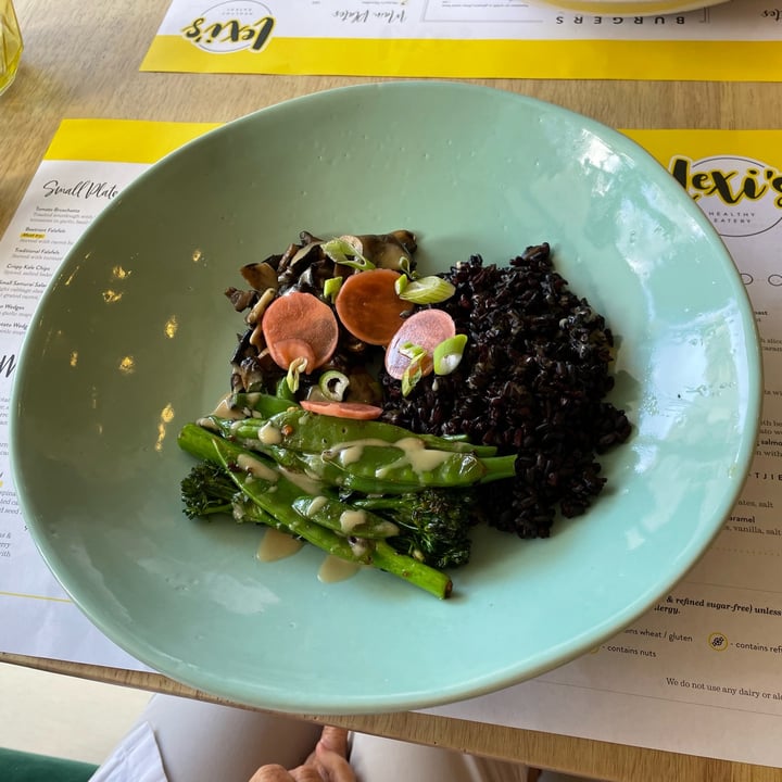 photo of Lexi's Healthy Eatery Black Beauty bowl shared by @lucyjseward on  26 Jan 2022 - review