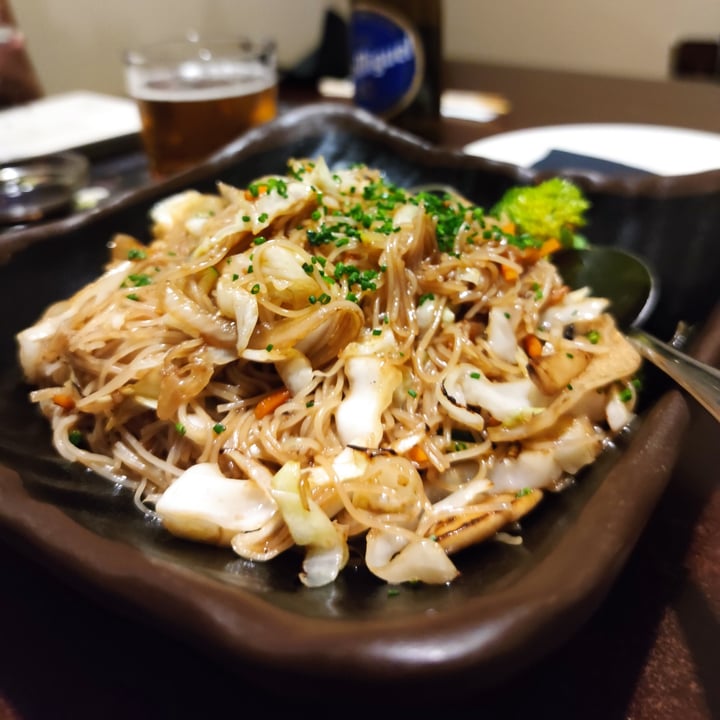 review photo of Restaurante Makati Fideos De Arroz Salteados Con Verduras shared by @cocinademuertelenta on 11 Jun 2021 - review