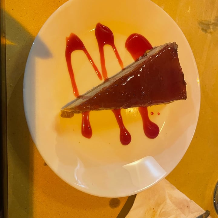 photo of Il Vegano - Firenze Cheesecake Vegan Ai Lamponi shared by @lucykyra on  14 Nov 2022 - review