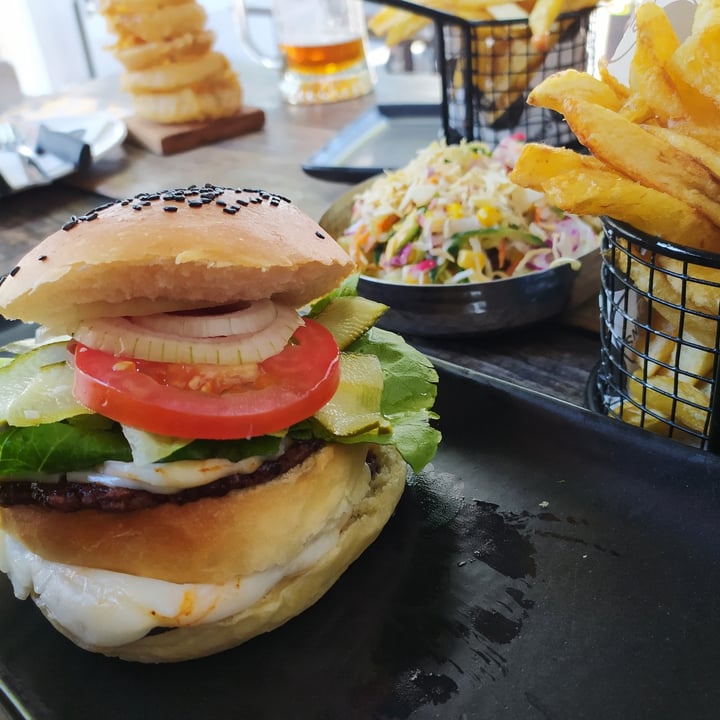 photo of Hudsons The Burger Joint (Stellenbosch) The Infinity Burger shared by @anmarwilding on  18 Dec 2020 - review